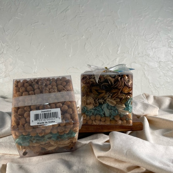 *Flora Classique Handmade  "Indian Jasmine" Potpourri 2 Pc - Picture 6 of 6